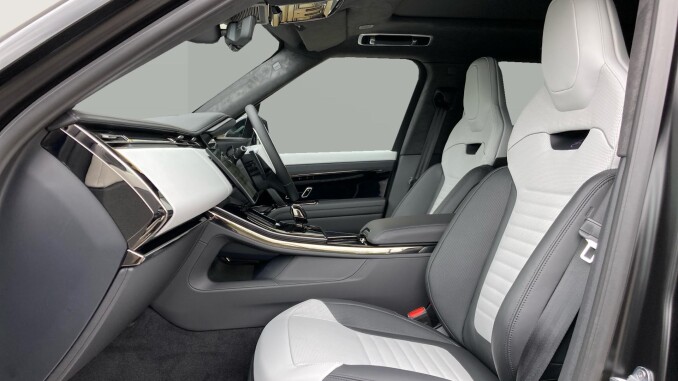 Land Rover Range Rover Sport 4.4 P635 V8 SV Ultimate Edition 5dr Auto Petrol Estate - Image 3